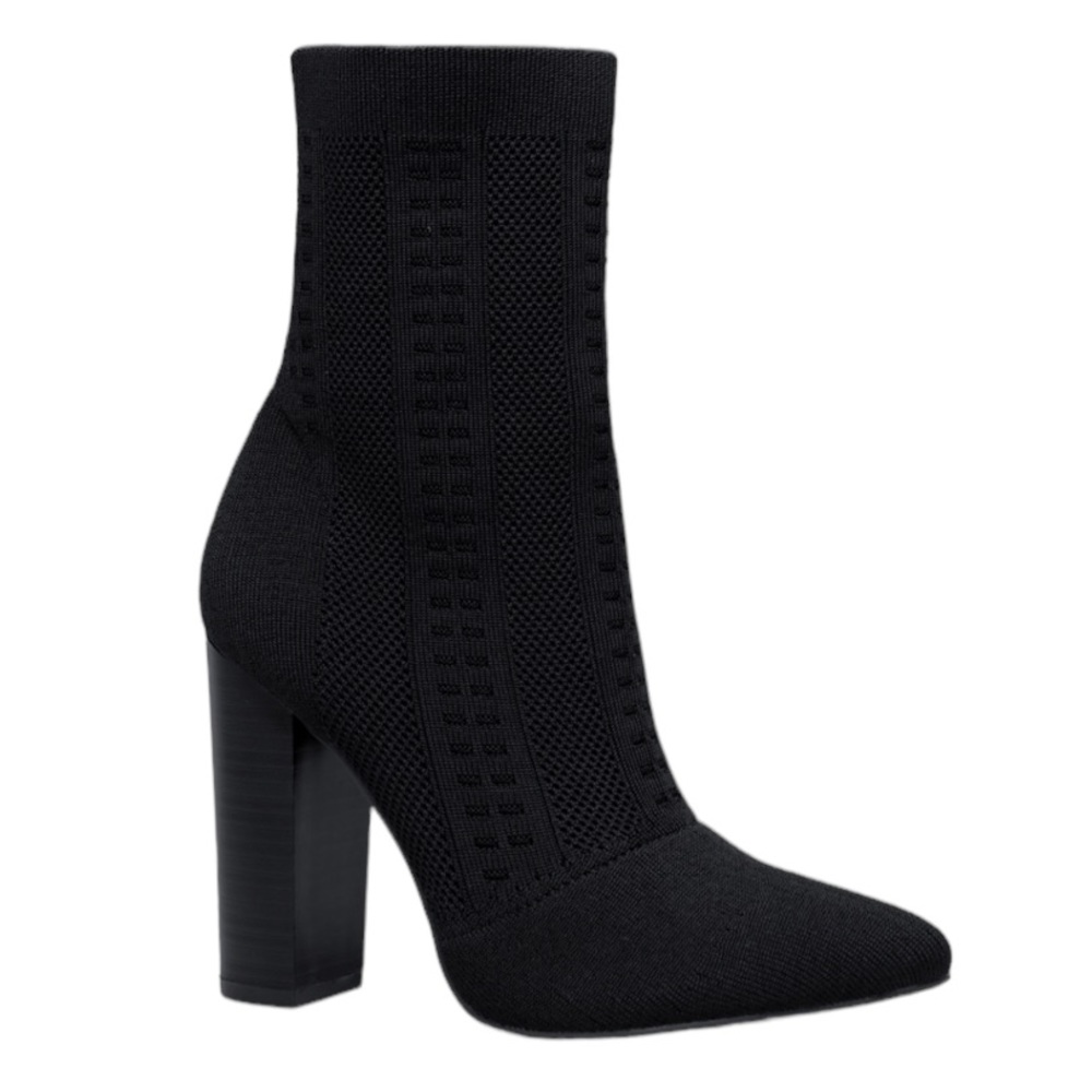NWT ShoeDazzle Booties Size 6